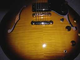Epiphone Dot LE sunburst PICT0419.jpg